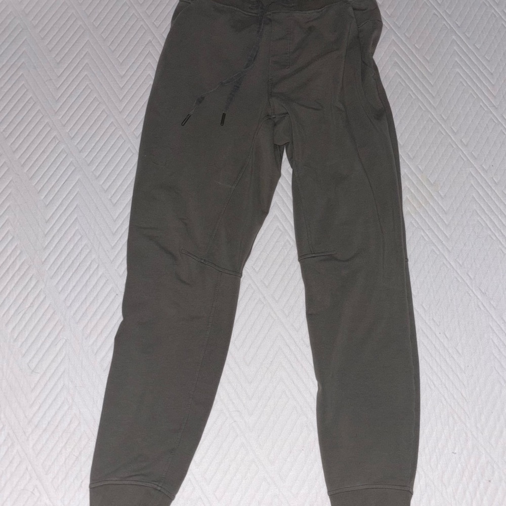 Lululemon Men’s Olive Jogger Pants